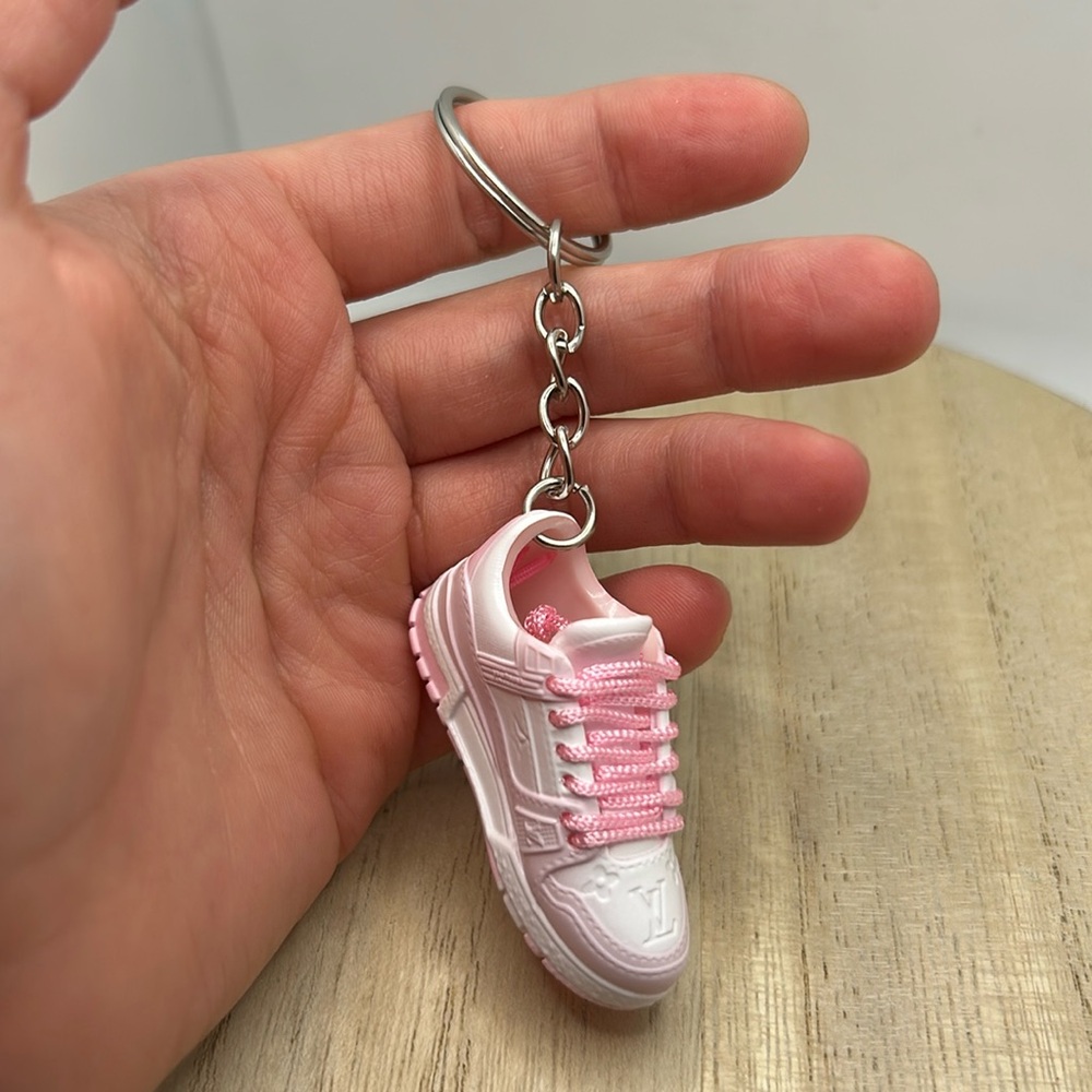Fashion Sneaker Keychain white/pink NWOT